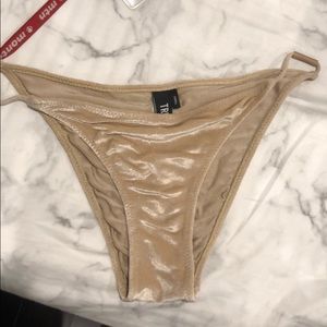 Triangl raine bottoms size S nude